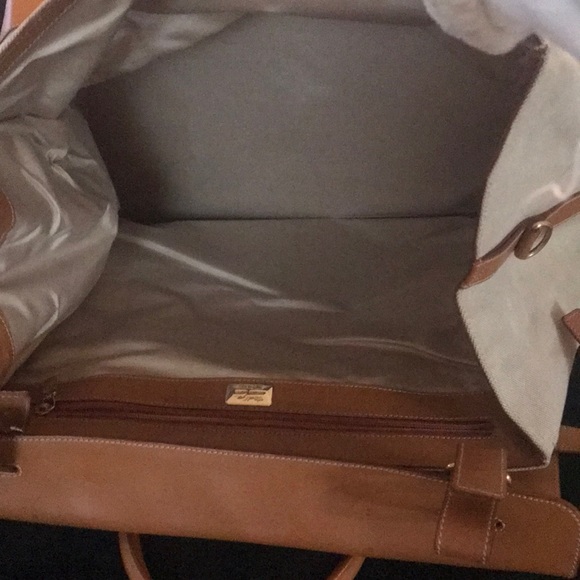 Large Genuine Leather Trimmed Duffle Bag - Picture 4 of 5